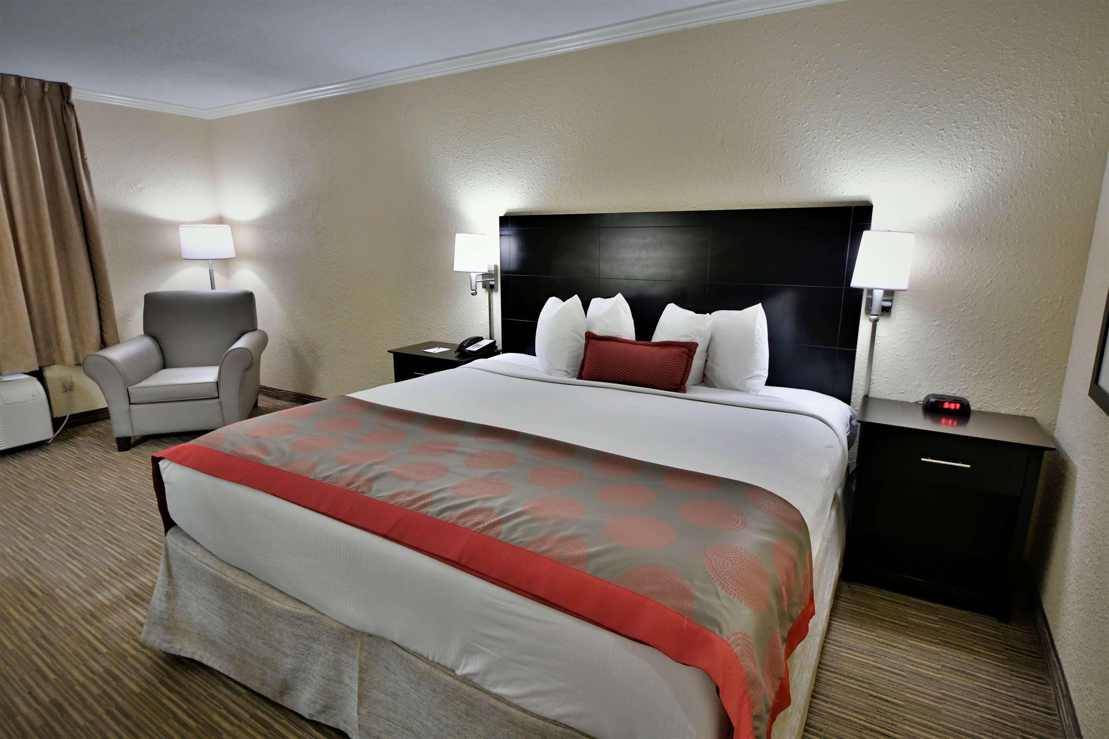 Ramada By Wyndham Jacksonville Hotel & Conference Center Room photo