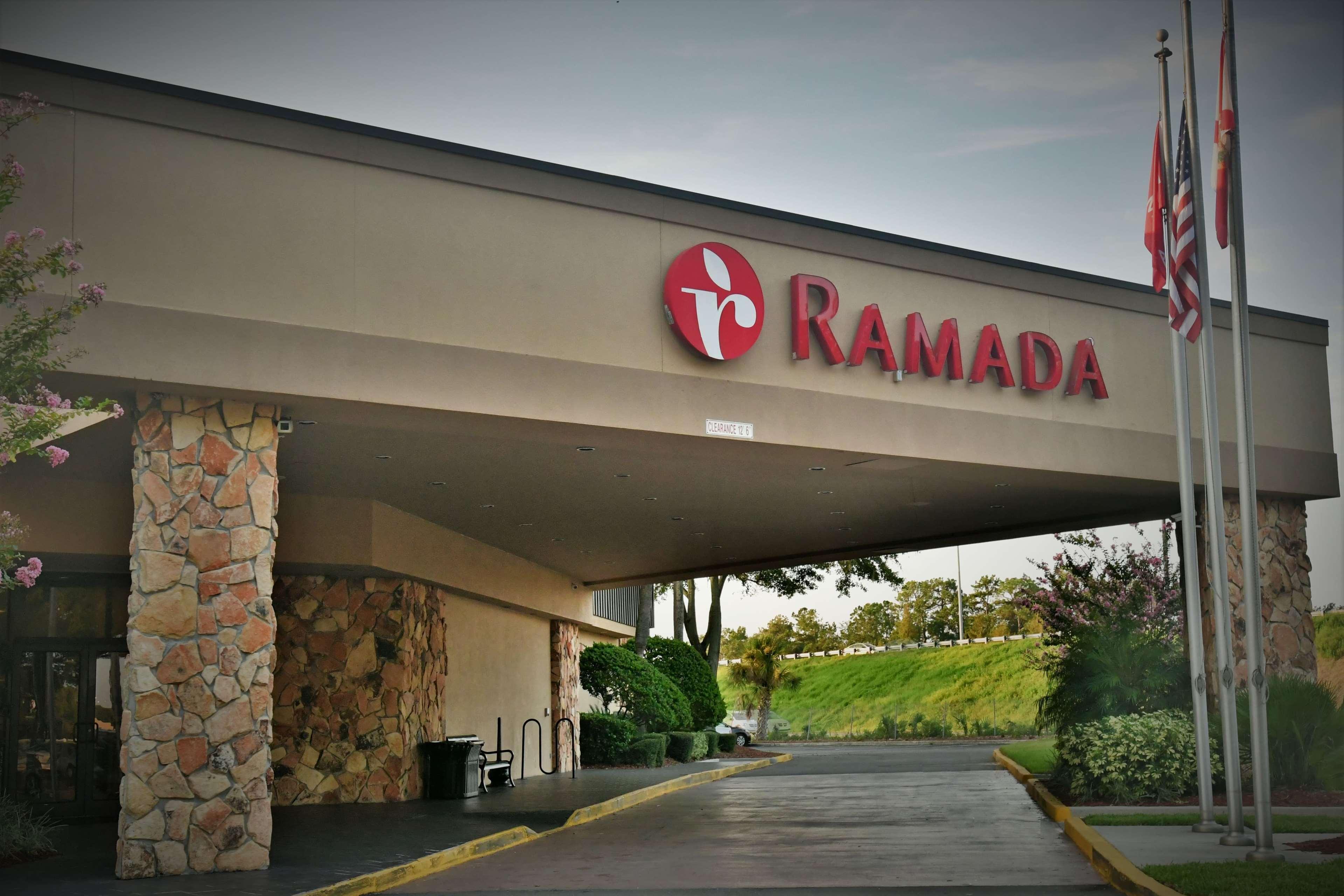 Ramada By Wyndham Jacksonville Hotel & Conference Center Exterior photo