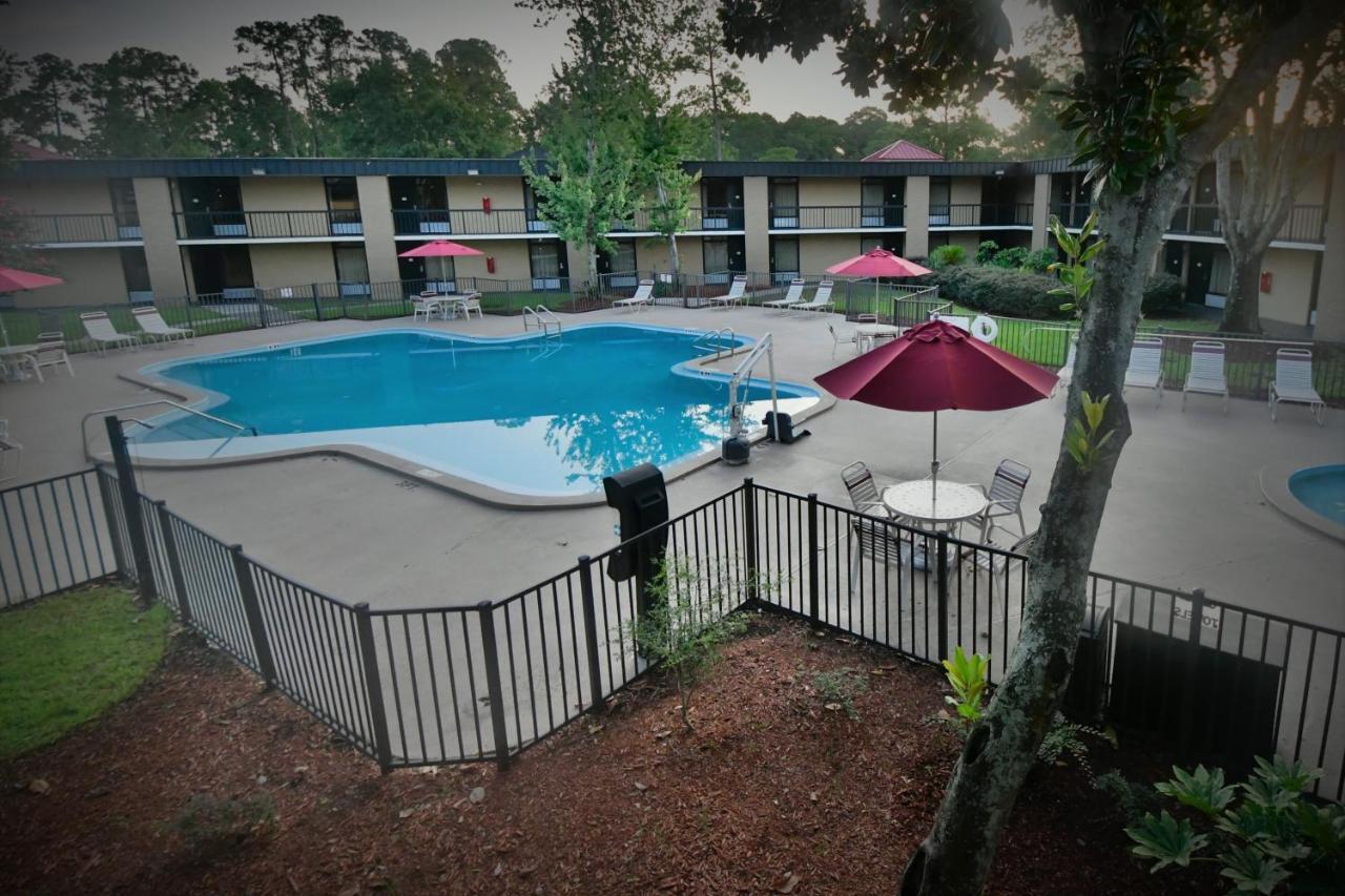 Ramada By Wyndham Jacksonville Hotel & Conference Center Exterior photo